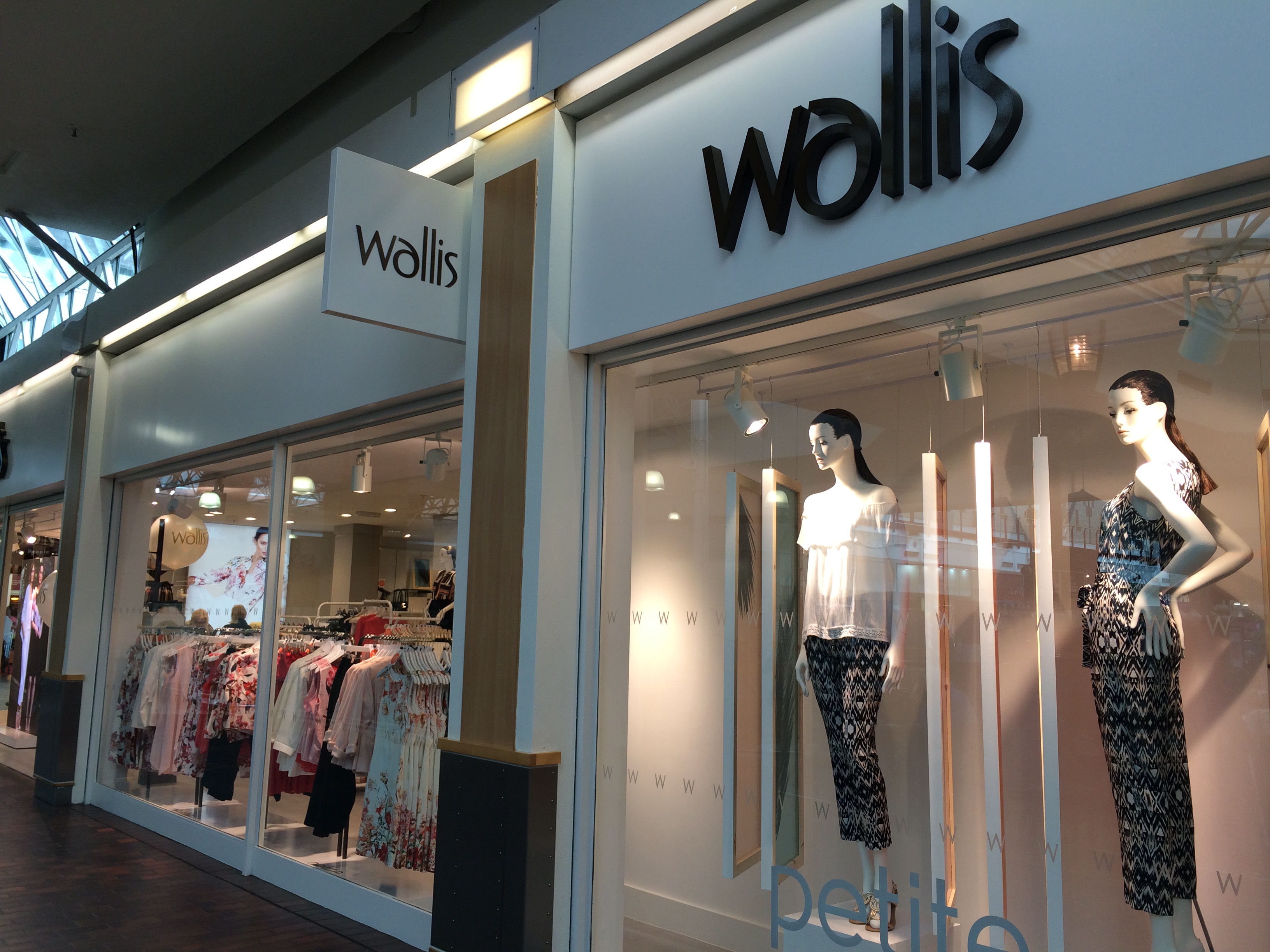 Wallis Hempstead Valley Shopping Centre, Kent. Shop dine enjoy!